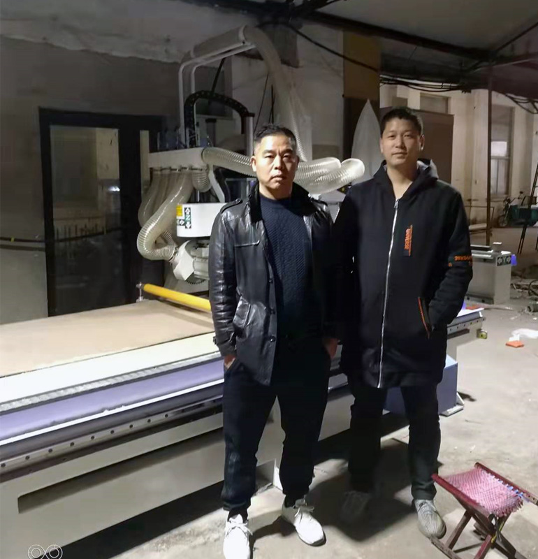 南京1325三工序帶鋸片開(kāi)料機(jī)(圖1)